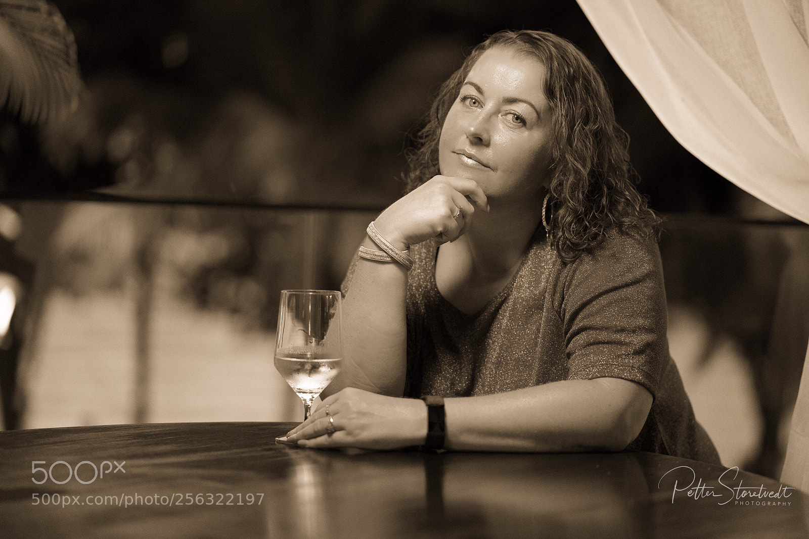 Sony a7R III sample photo. Black white rotolight neo photography
