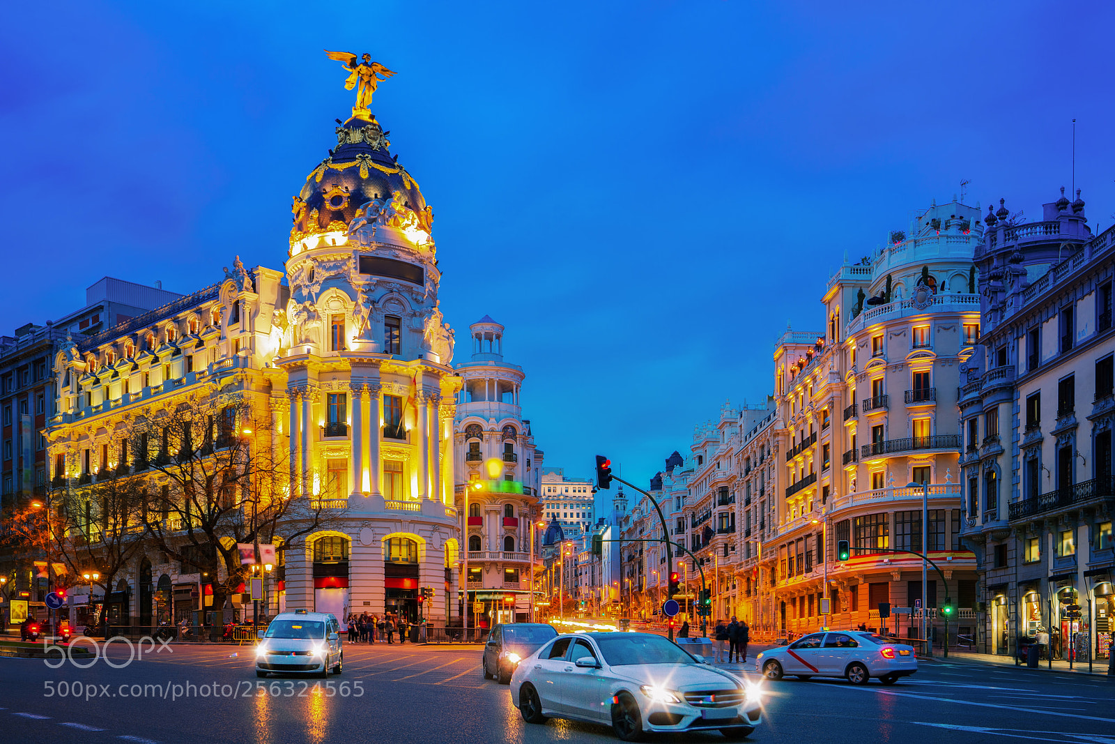 Sony a7R III sample photo. Car and traffic lights photography