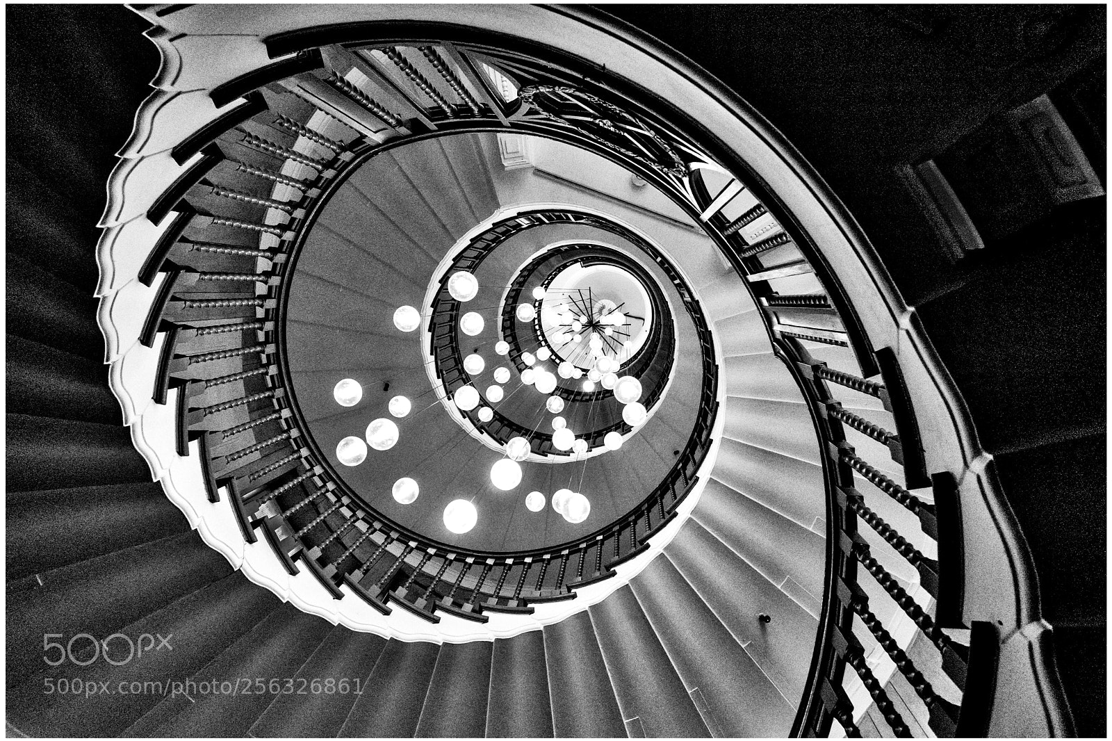 Sony DSC-RX100M5 sample photo. Heal's stairs v photography