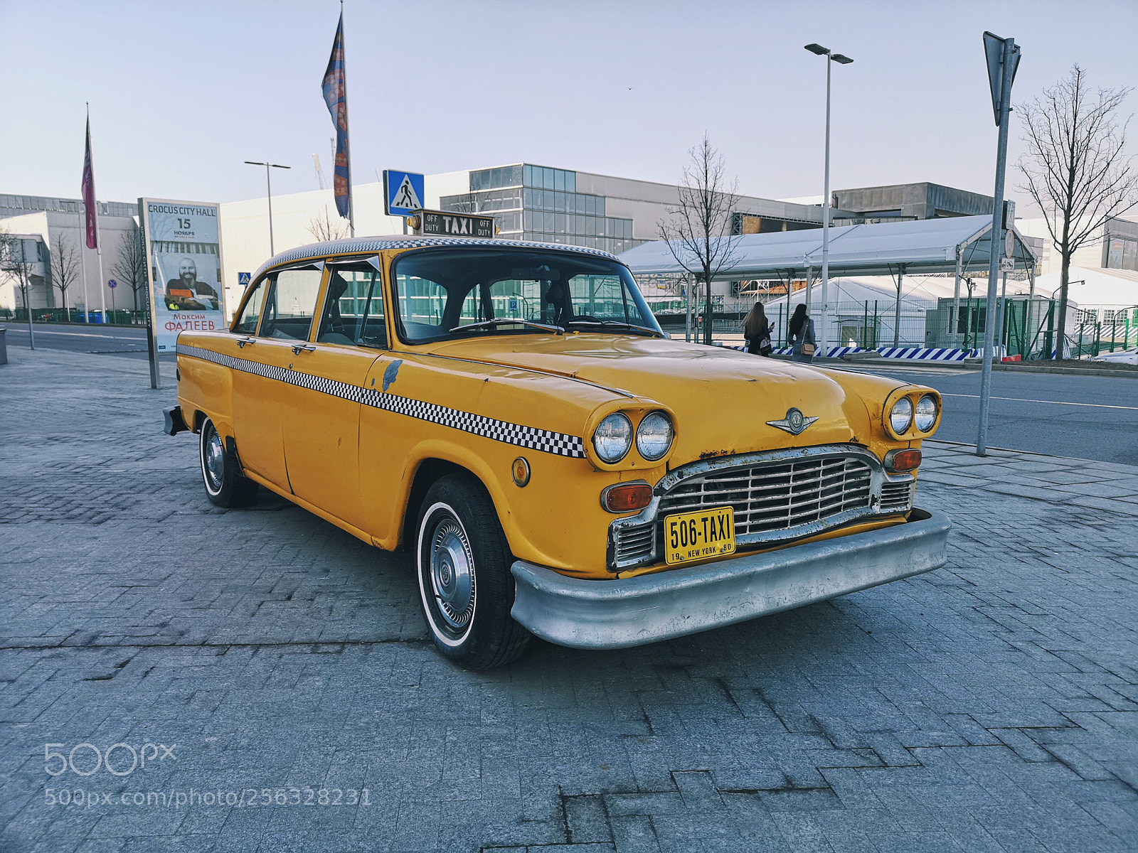 HUAWEI CLT-L29 sample photo. Old taxi photography