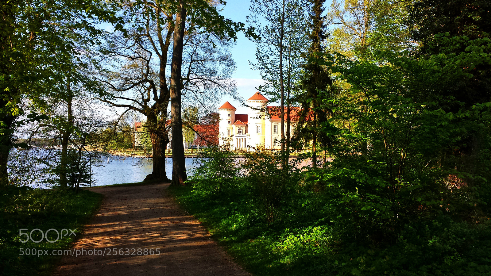 Samsung Galaxy S4 sample photo. Schloss rheinsberg im fr photography