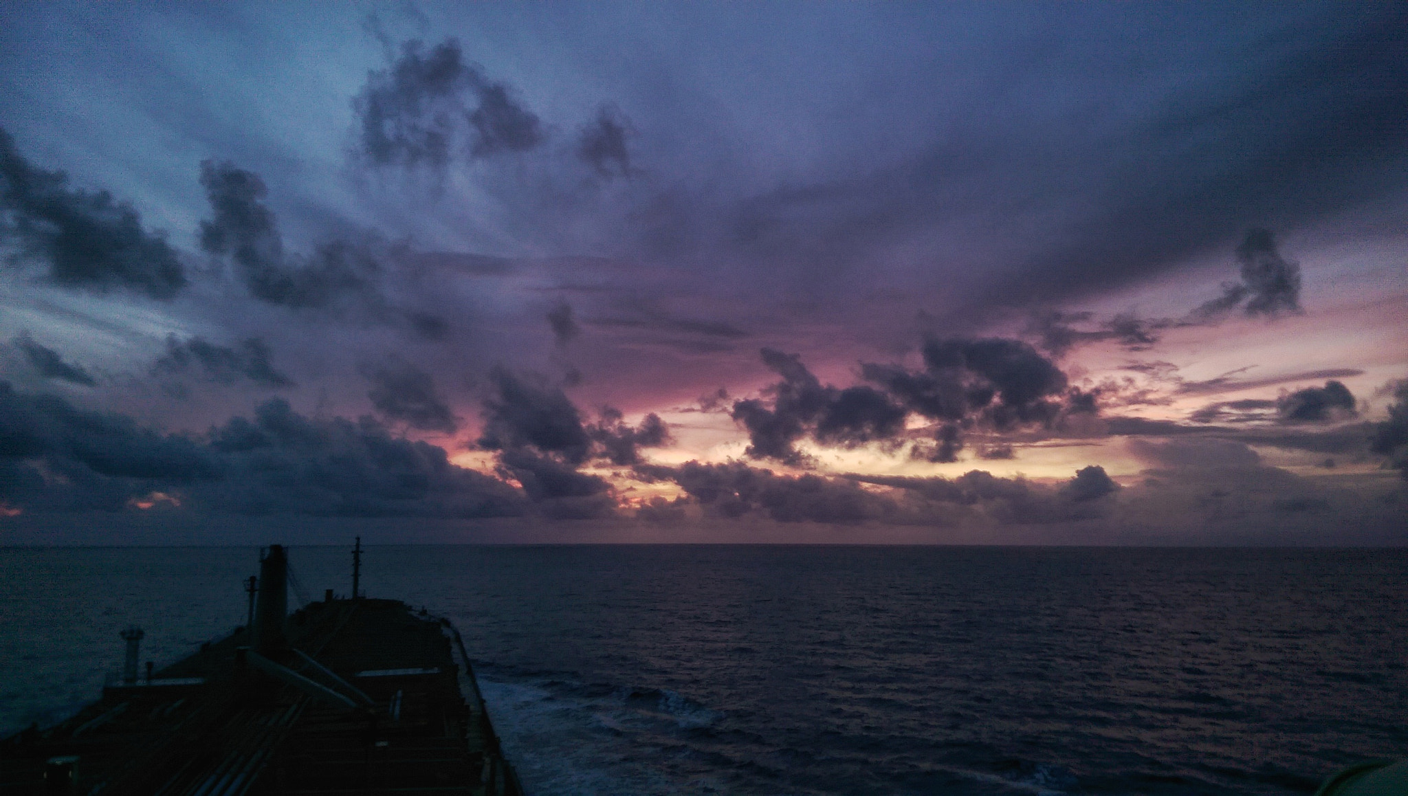 HTC ONE M8 sample photo. Underway photography