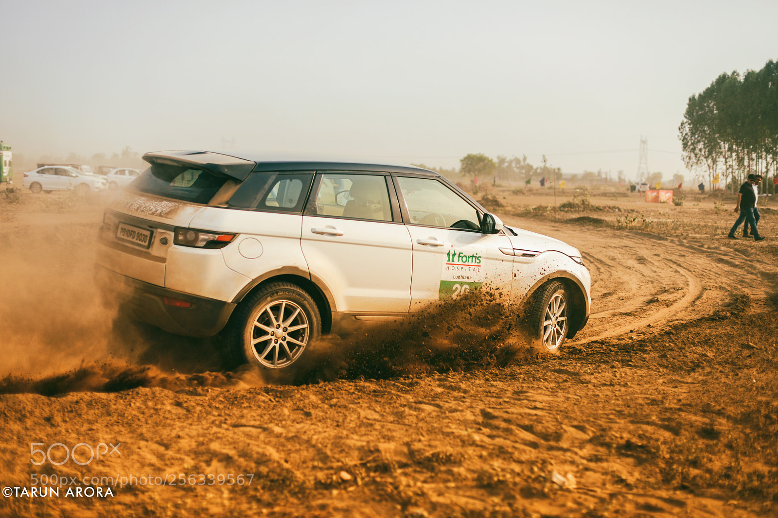 Canon EOS 5D Mark IV sample photo. Range rover photography