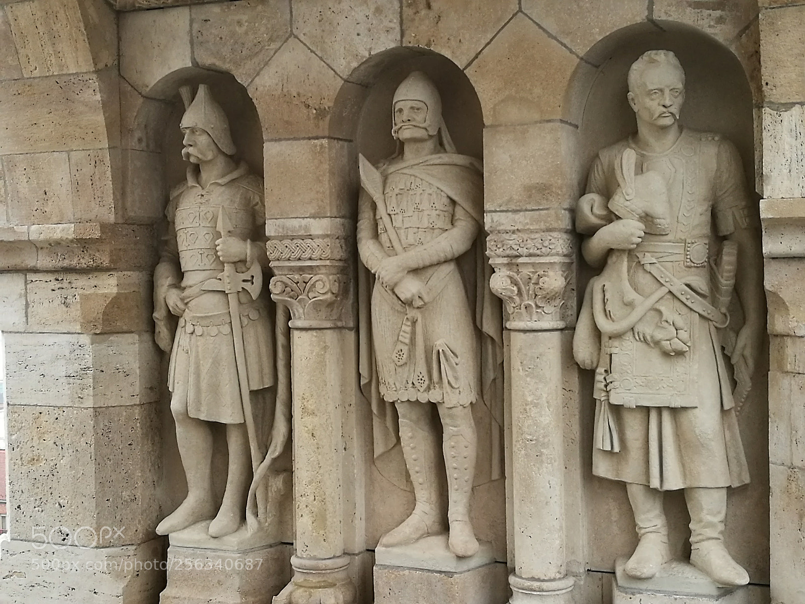 HUAWEI P9 sample photo. Maghyar knights, castle district photography