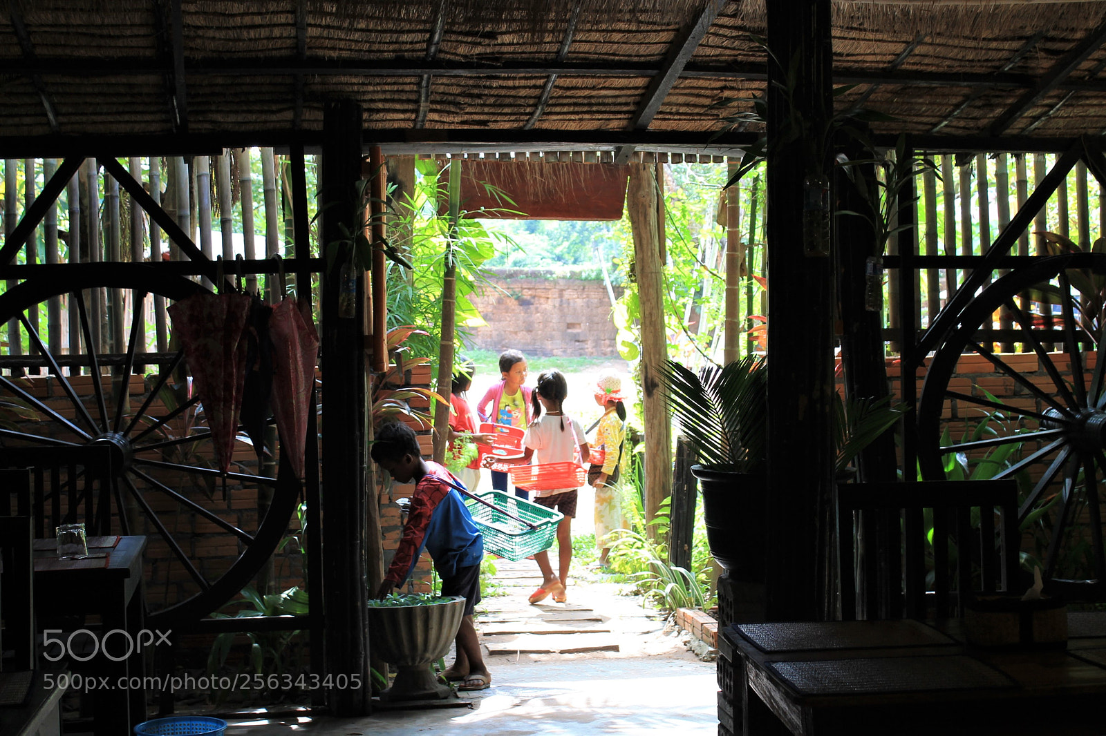 Canon EOS 1100D (EOS Rebel T3 / EOS Kiss X50) sample photo. Children in angkor wat. photography