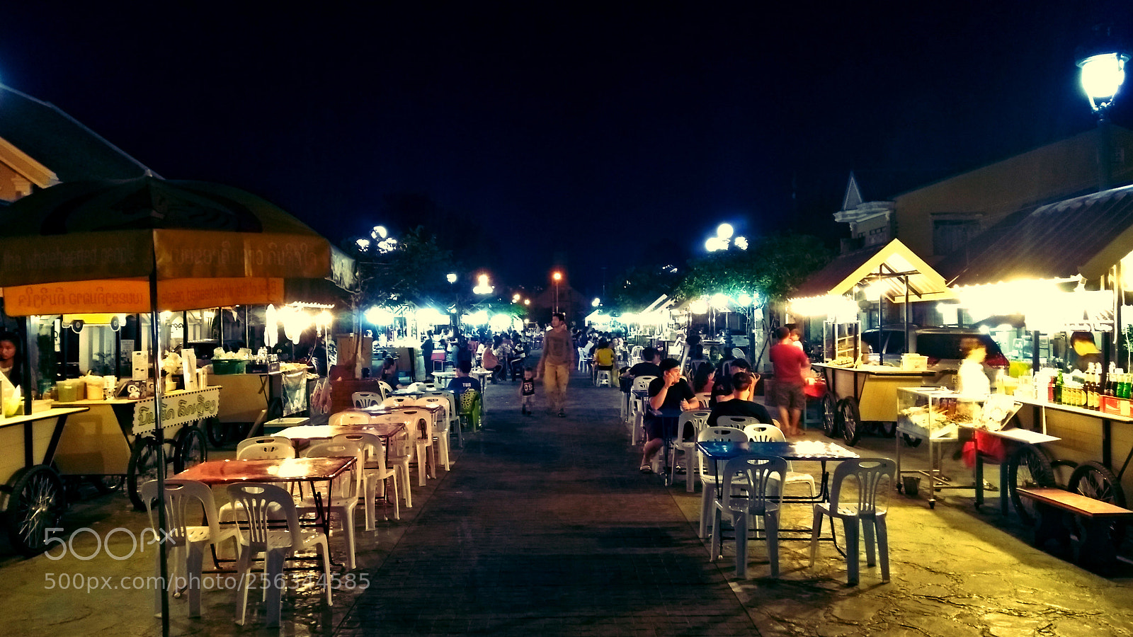Motorola Moto G (5S) Plus sample photo. Market photography