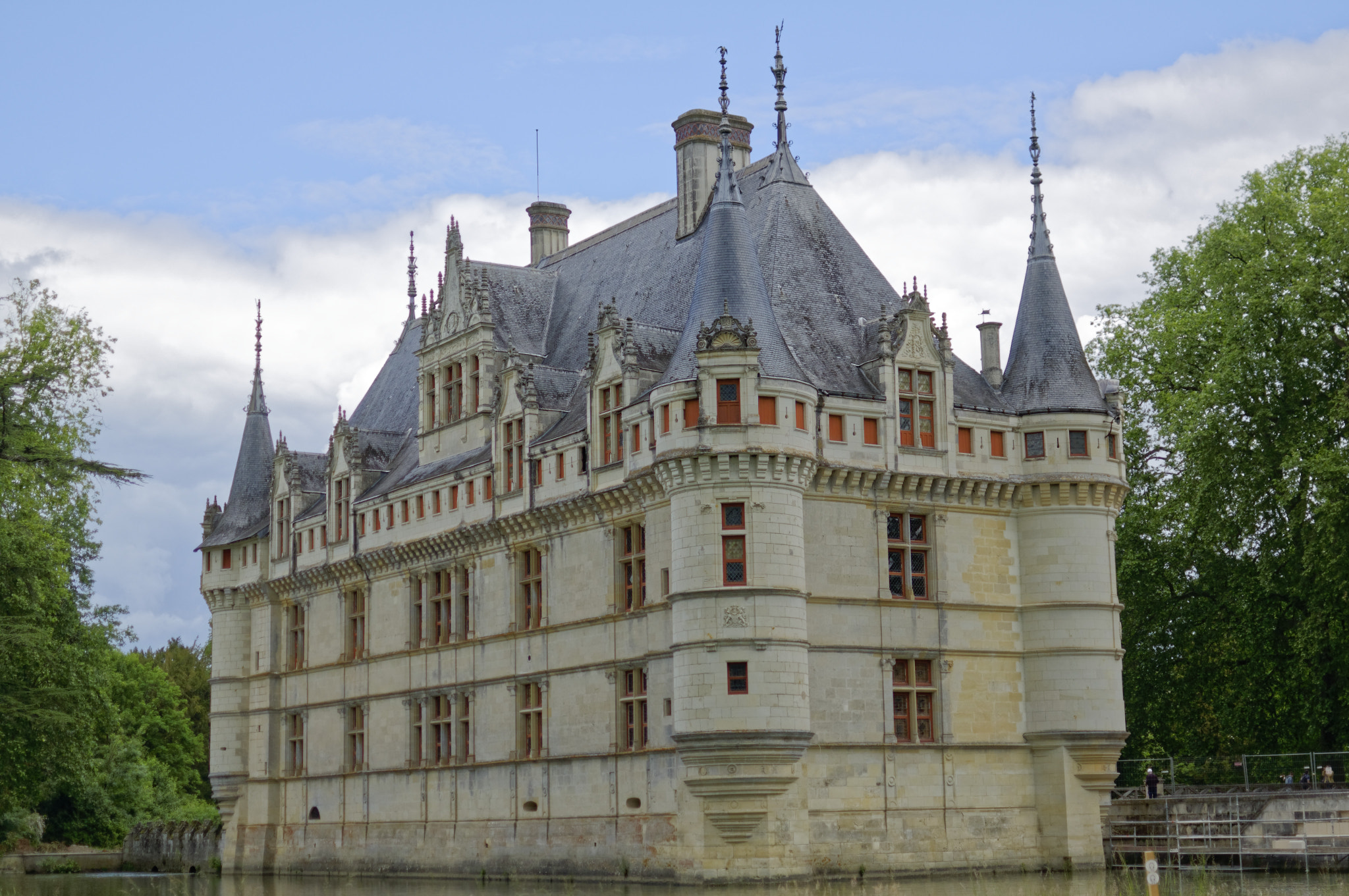 Nikon AF-S DX Nikkor 35mm F1.8G sample photo. Azay-le-rideau photography