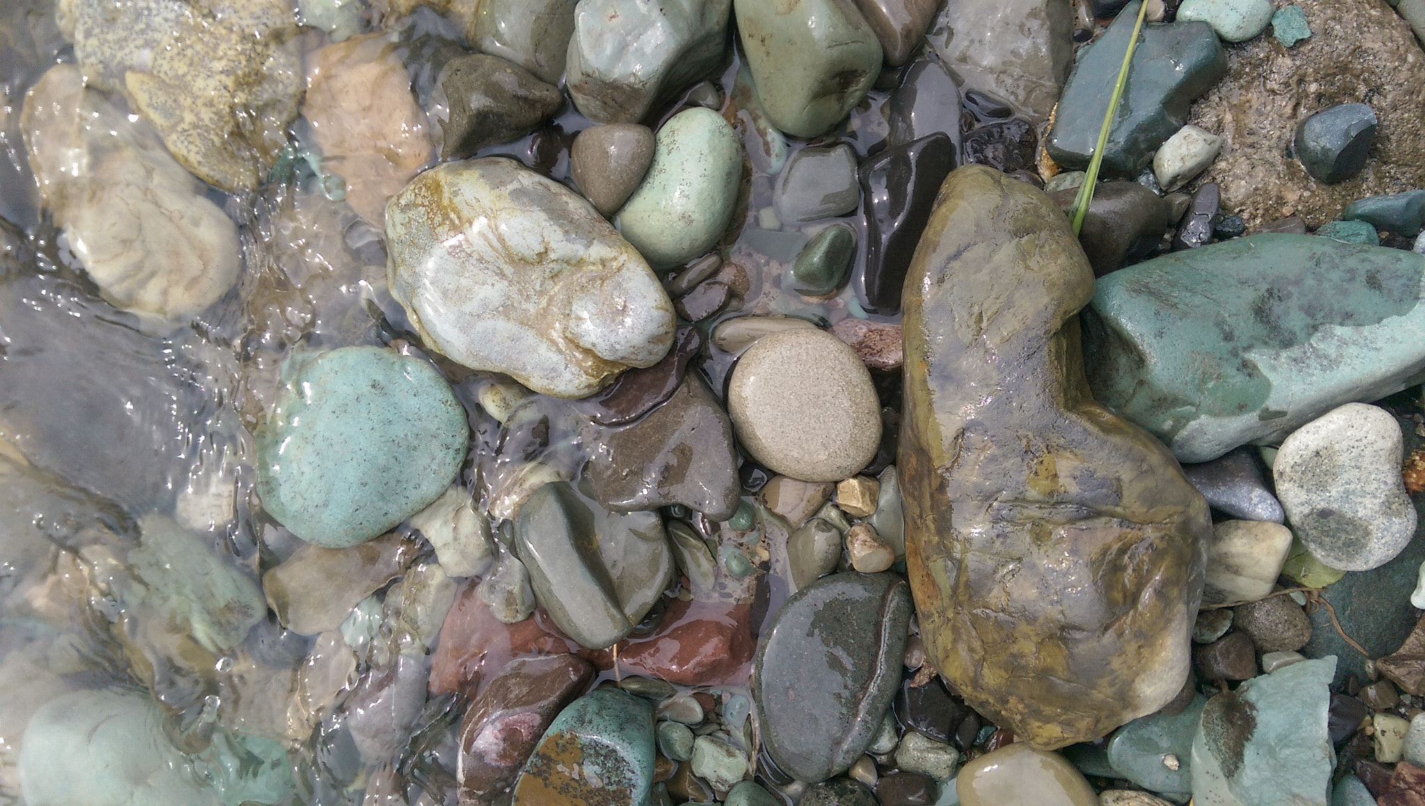 HTC ONE M8 sample photo. River & stones photography