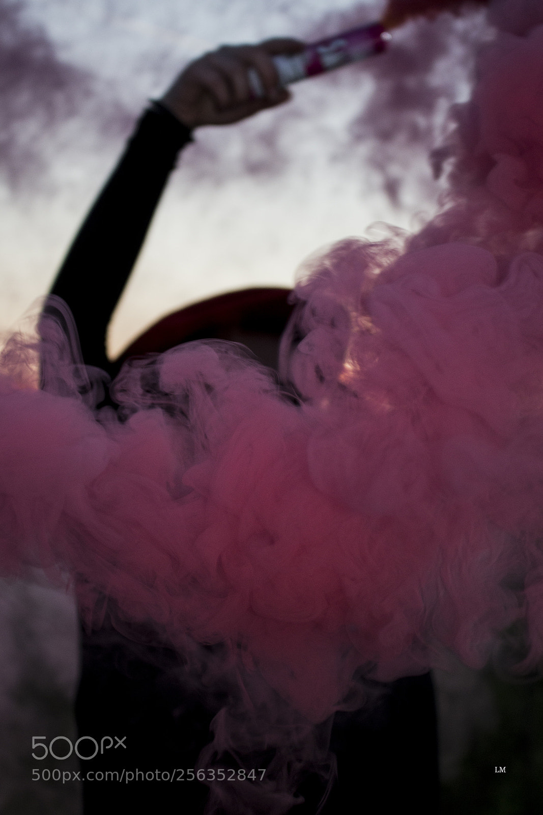 Canon EOS 700D (EOS Rebel T5i / EOS Kiss X7i) sample photo. Smoke photography
