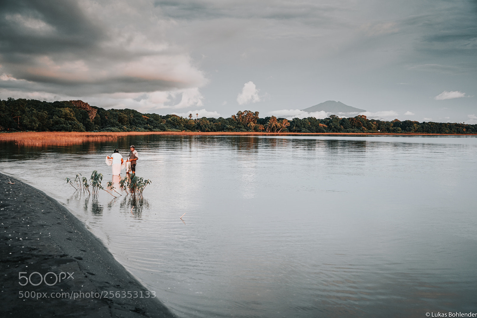 Sony a7R II sample photo. Fisher couple, nicaragua photography