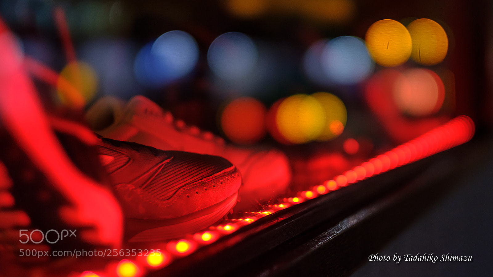 Fujifilm X-T2 sample photo. Show window at midnight photography