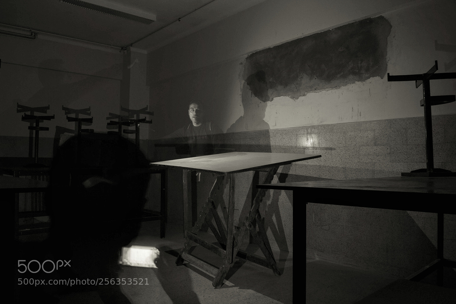 Nikon D3100 sample photo. Fantasma en el aula photography