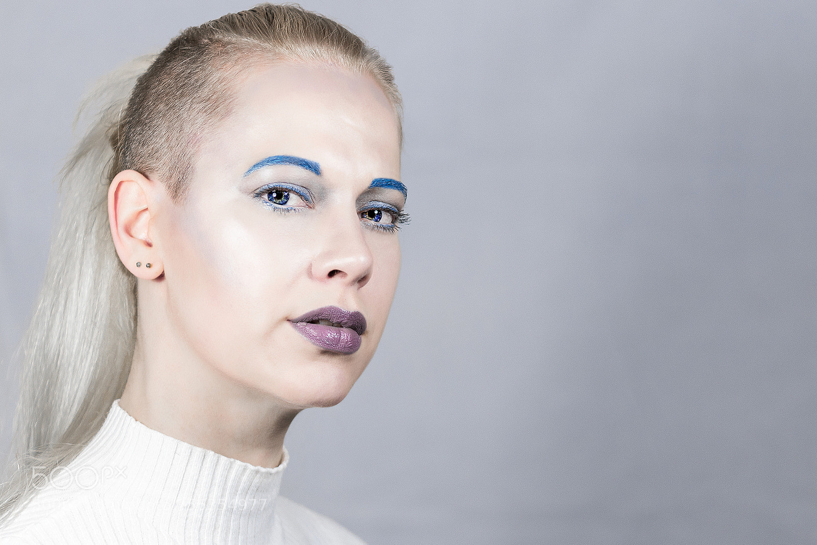 Canon EOS 80D sample photo. Blue eyebrows 1 photography