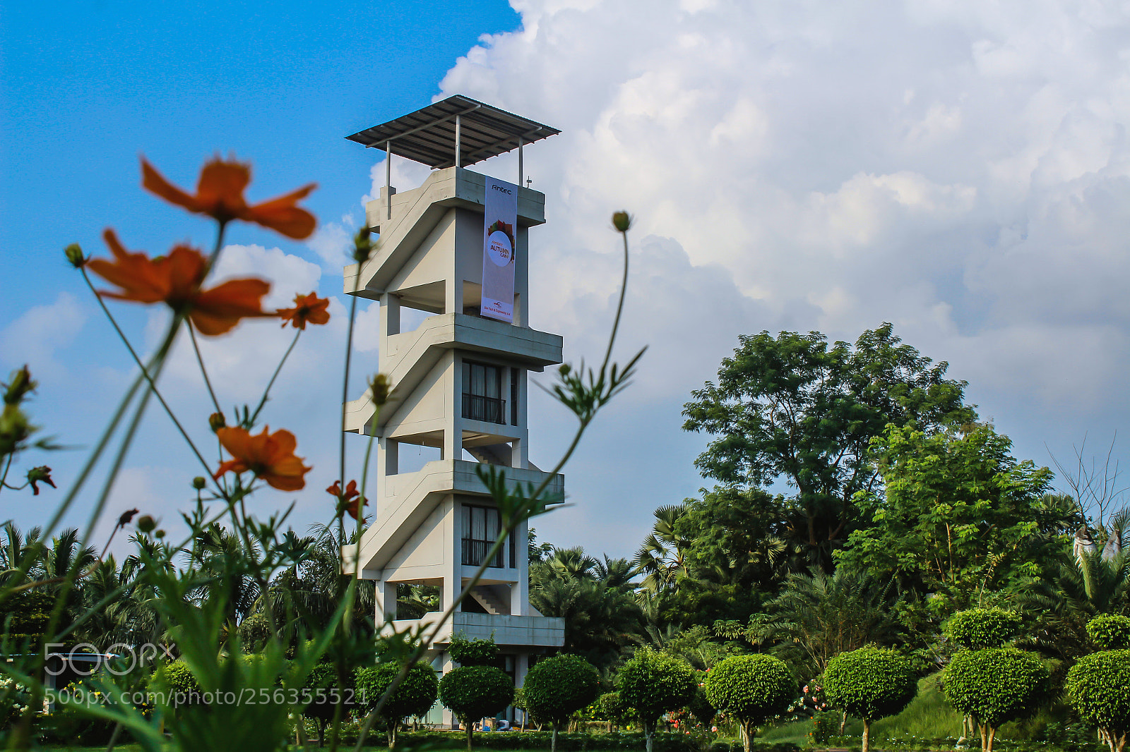 Canon EOS 700D (EOS Rebel T5i / EOS Kiss X7i) sample photo. The tower photography