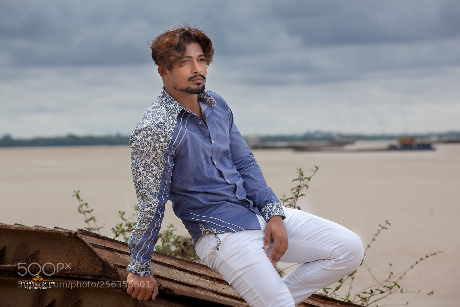 Canon EOS 5D Mark II sample photo. Biside the river photography