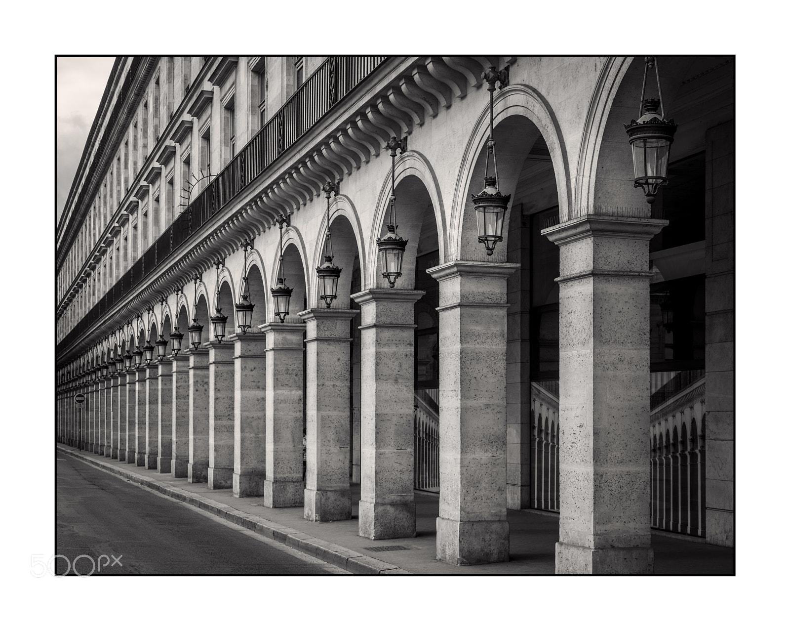 Sony a7R II sample photo. Rue de rivoli in photography