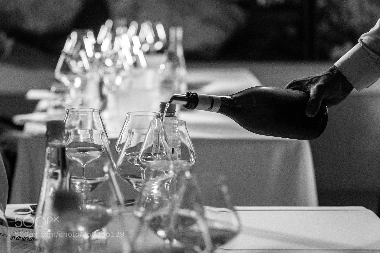 Canon EOS 700D (EOS Rebel T5i / EOS Kiss X7i) sample photo. White wine photography