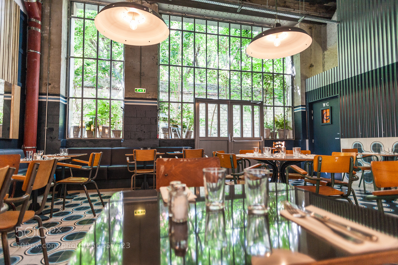 Canon EOS 5D Mark II sample photo. Restaurant photography