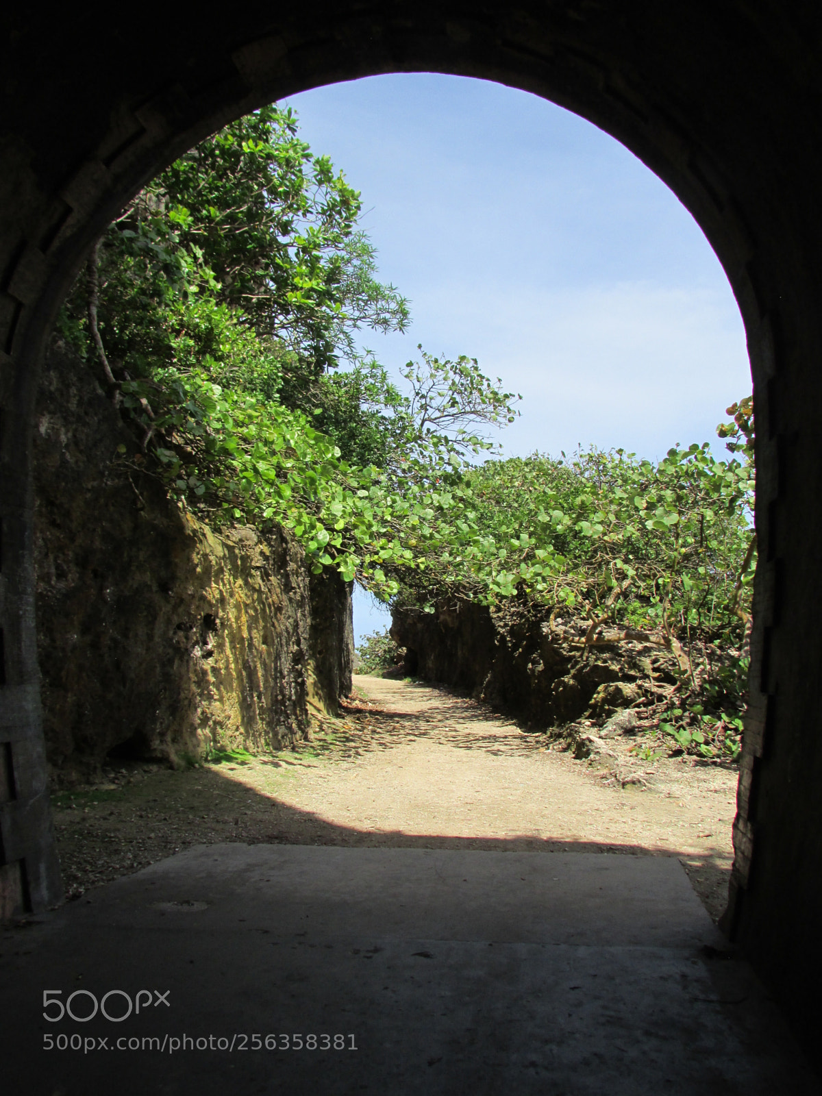 Canon PowerShot SX500 IS sample photo. Guajataca tunnel photography