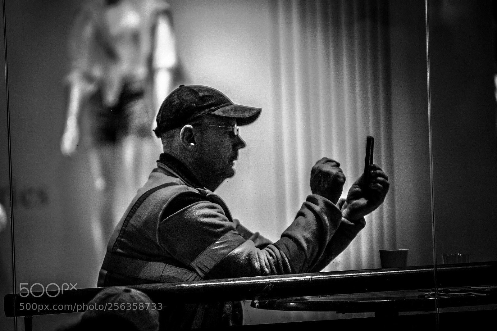 Canon EOS 6D sample photo. The chatting man  photography