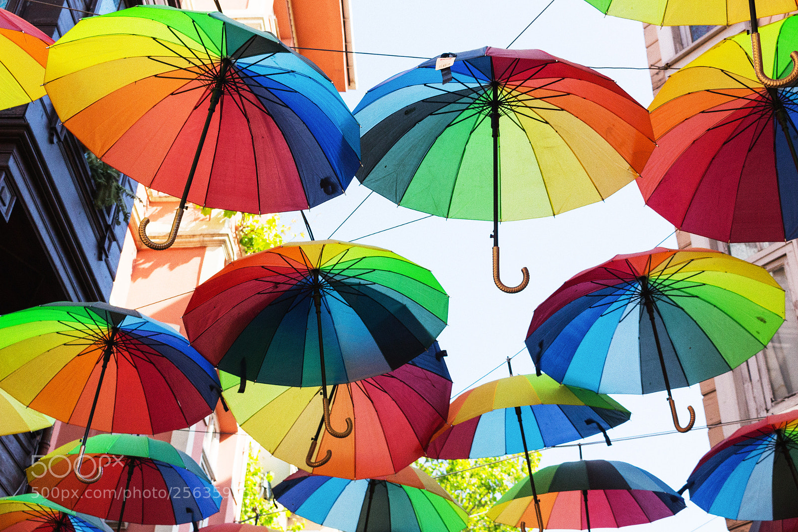 Canon EOS 700D (EOS Rebel T5i / EOS Kiss X7i) sample photo. Colored umbrellas in istambul photography