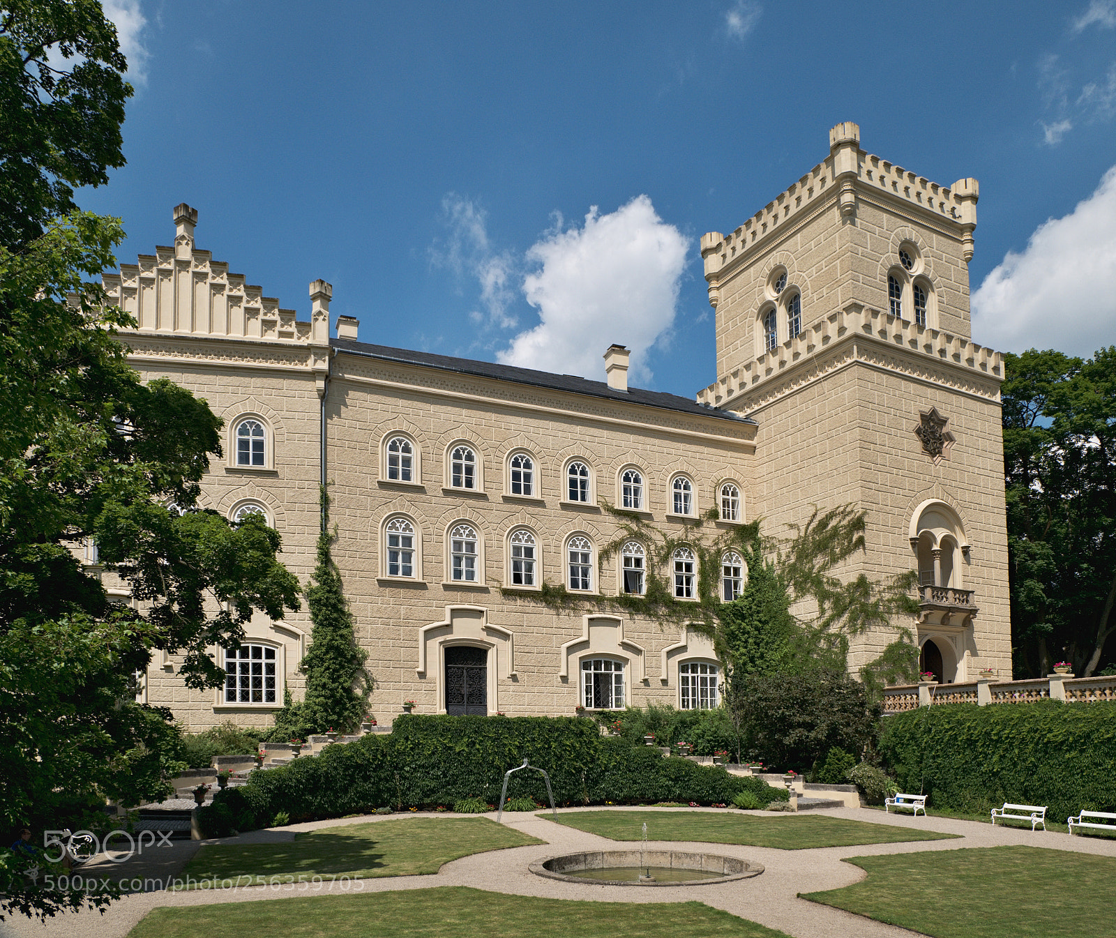 Panasonic Lumix DMC-G85 (Lumix DMC-G80) sample photo. Chateau chyše v. photography