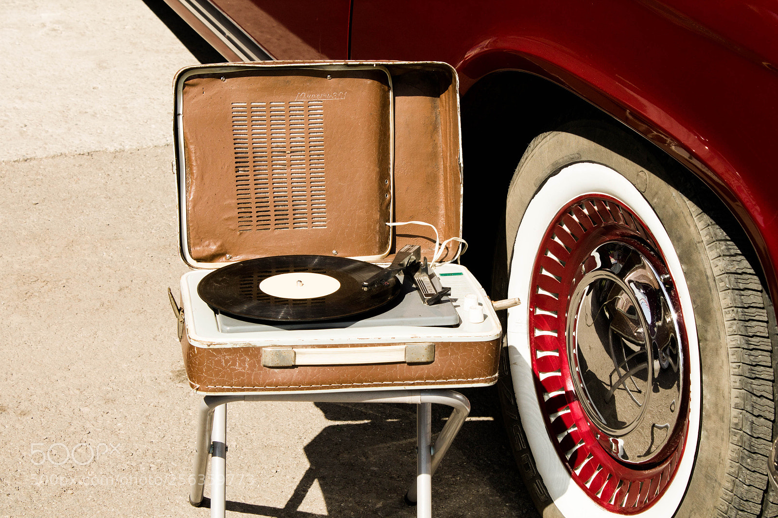 Canon EOS 1100D (EOS Rebel T3 / EOS Kiss X50) sample photo. Music and car retro photography