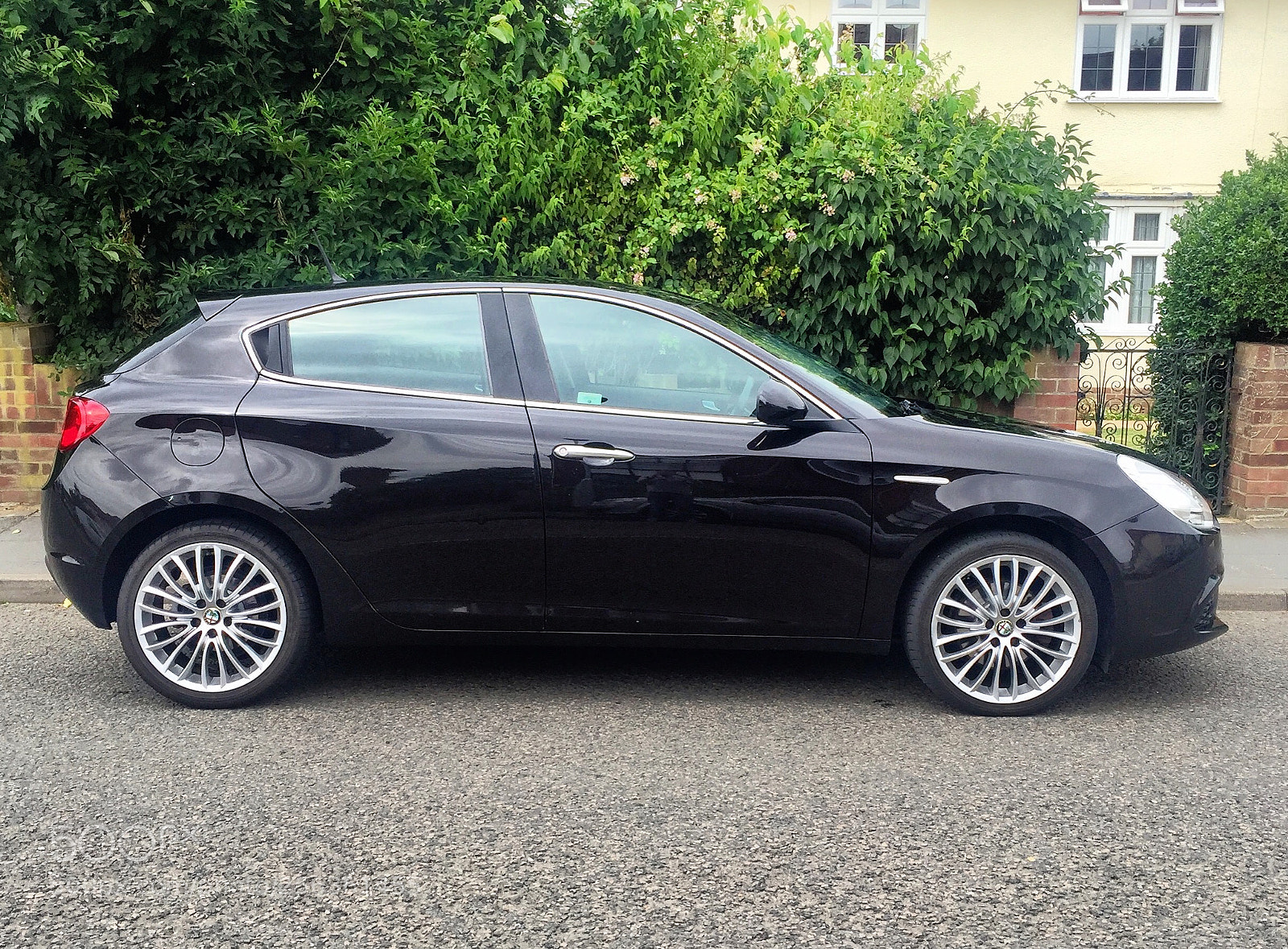 Apple iPhone 6 sample photo. Alfa romeo giulietta 1.4 photography
