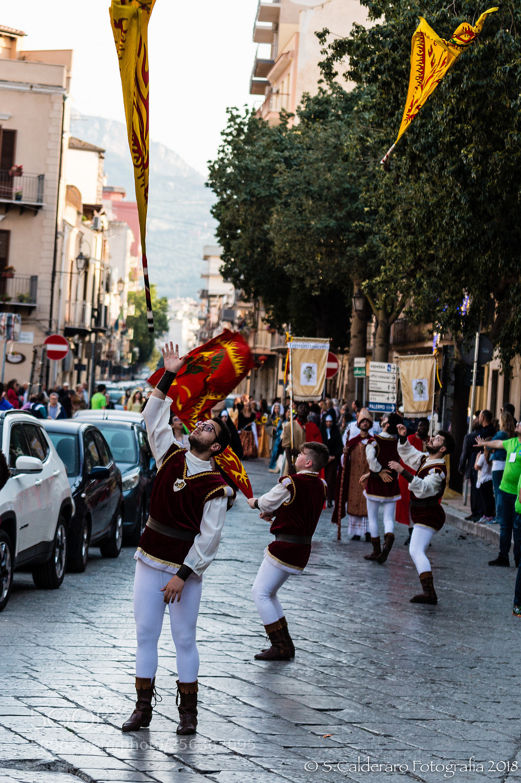 Canon EOS 70D sample photo. Sbandieratori....
 photography