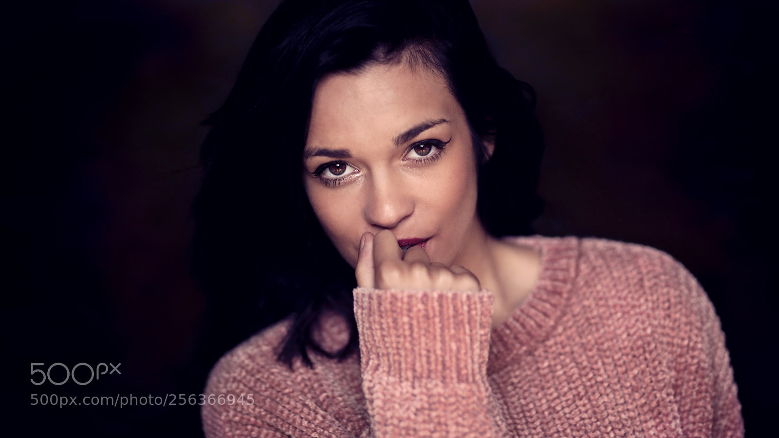 Canon EOS 5D Mark IV sample photo. Pretty gaze photography