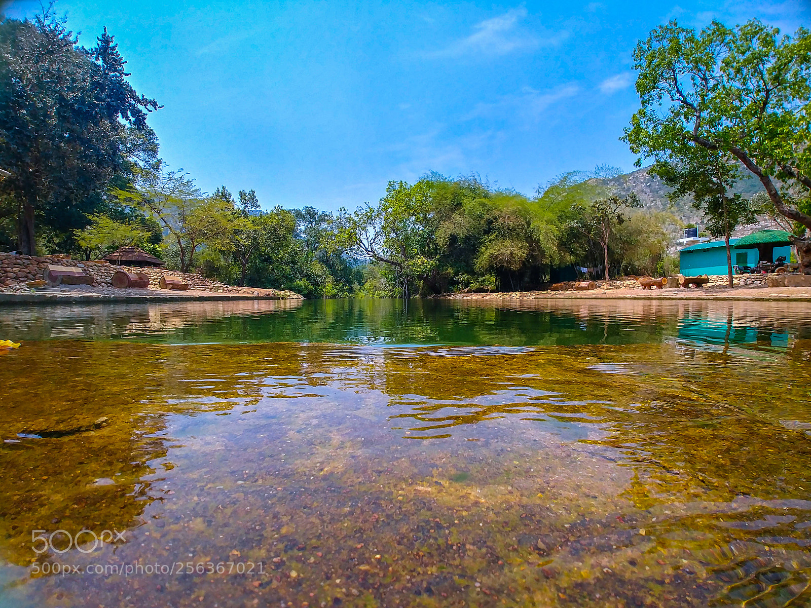 LG G6 sample photo. Natural pool photography