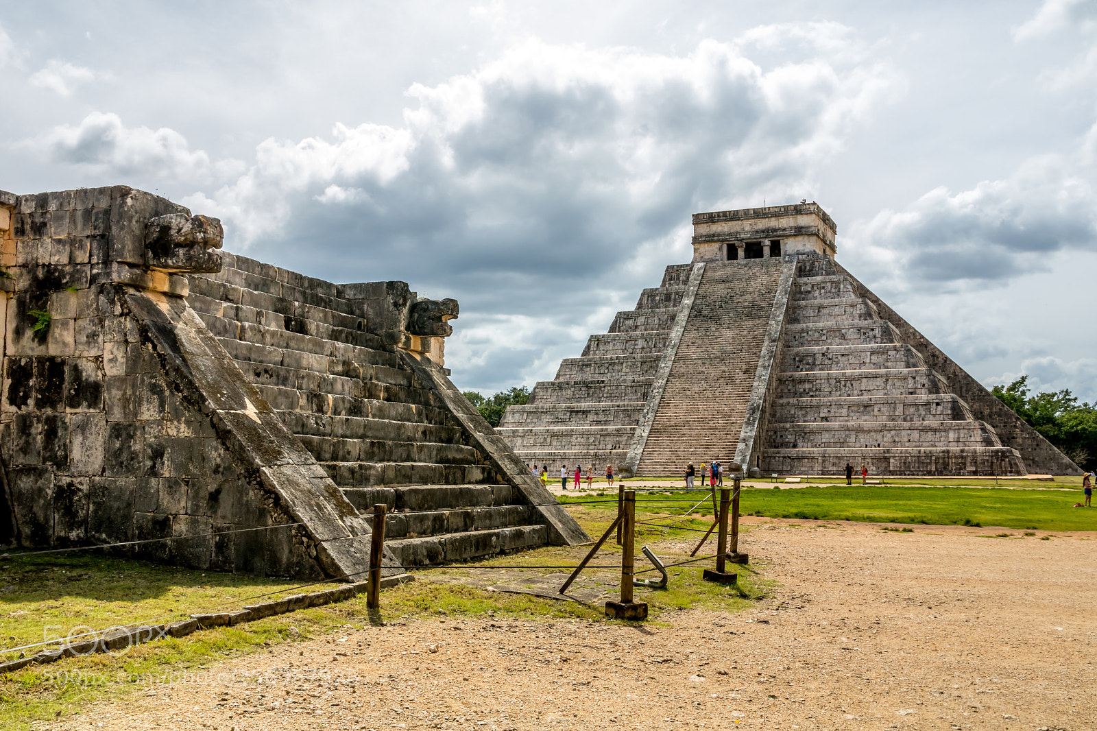 Canon EOS 750D (EOS Rebel T6i / EOS Kiss X8i) sample photo. Piramide de kukulcan, chichen photography