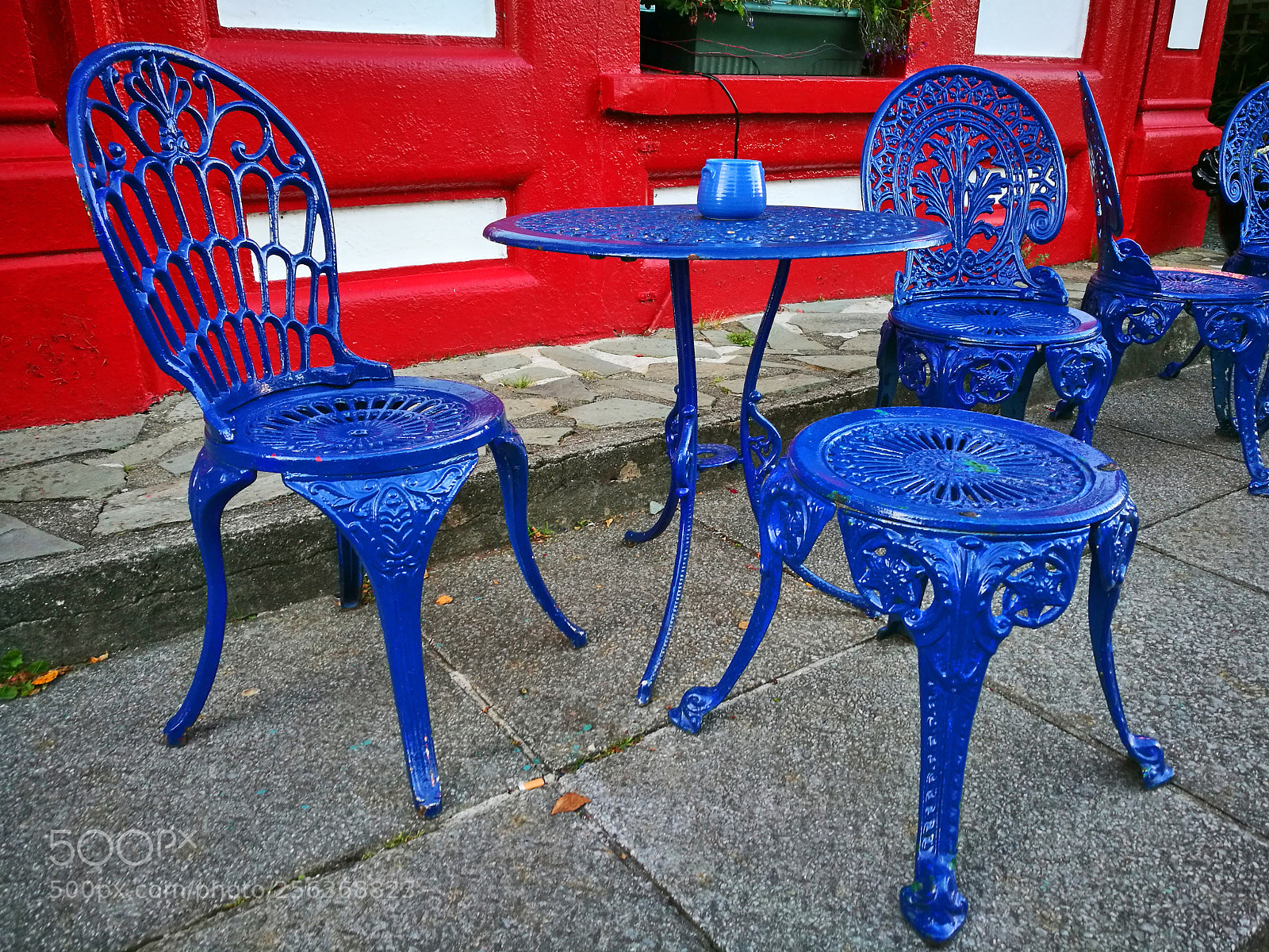HUAWEI P9 sample photo. Between blue and red photography
