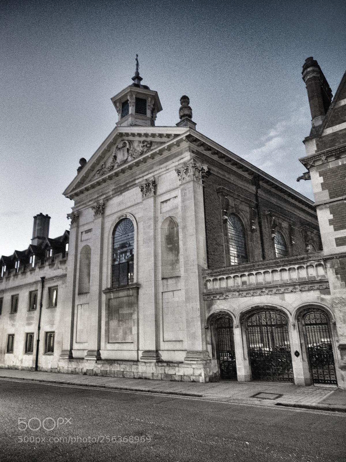 Olympus OM-D E-M5 II sample photo. Evensong photography