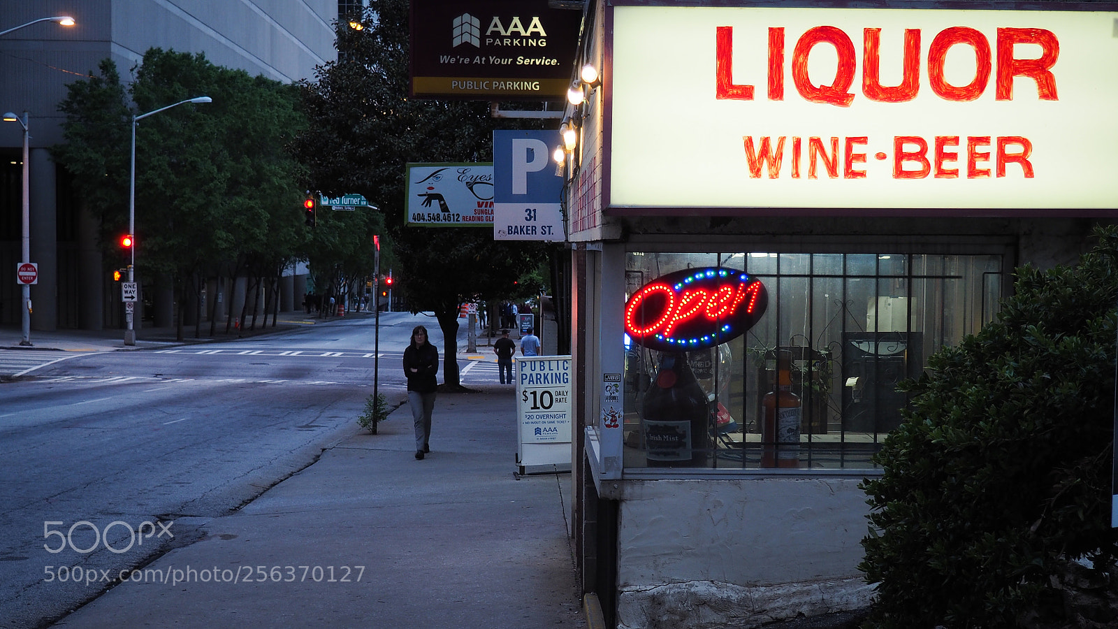 Olympus OM-D E-M10 sample photo. Open liquor store photography