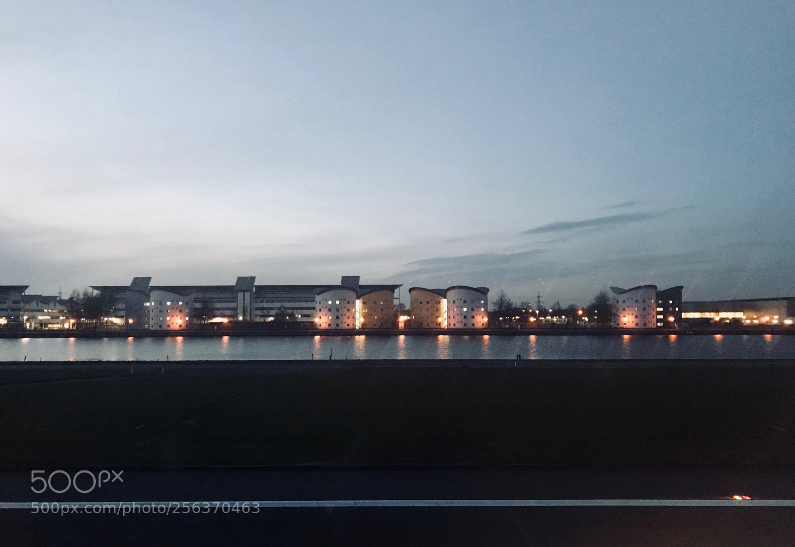 Apple iPhone 7 sample photo. Airportscape photography