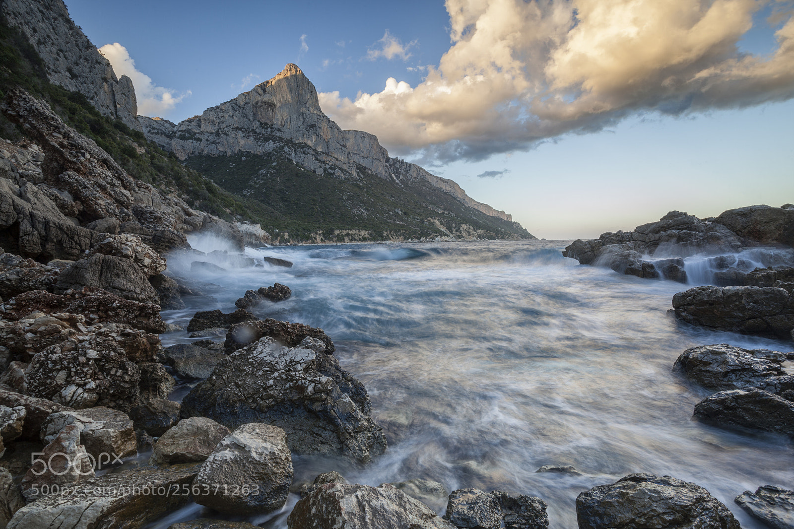 Canon EOS 5D Mark II sample photo. Rocky beaches photography