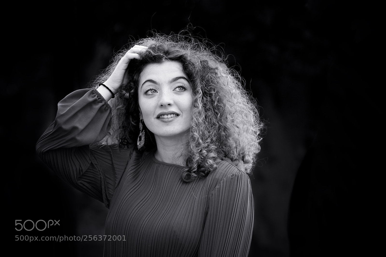 Canon EOS 5D Mark II sample photo. Radiant girl photography