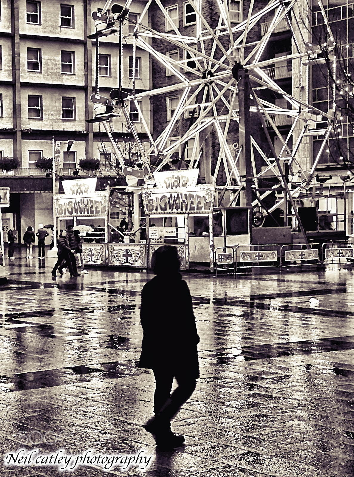 Sony E 16-50mm F3.5-5.6 PZ OSS sample photo. Street (rain) photography