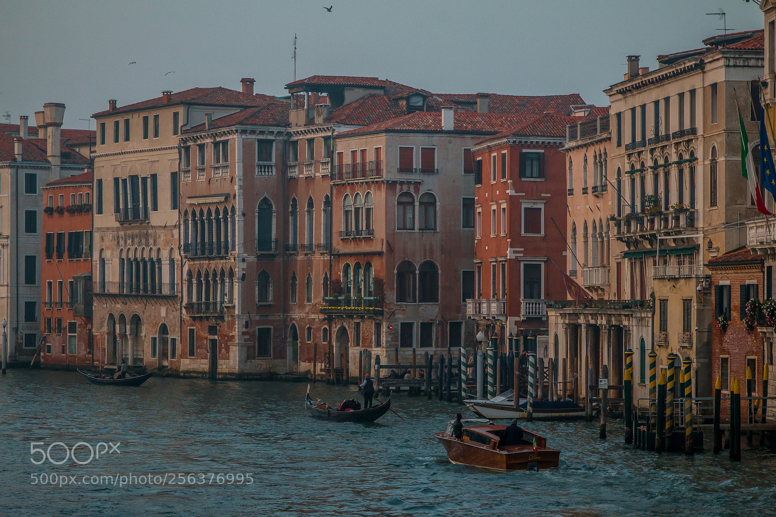 Canon EOS 70D sample photo. Homes photography