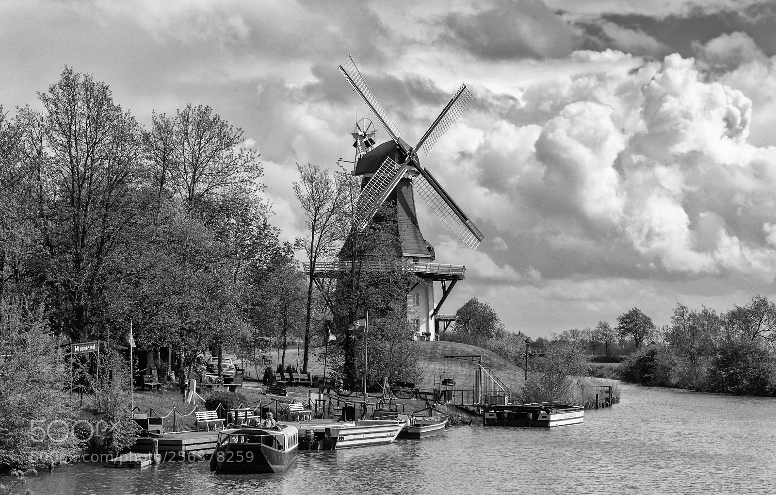 Canon EOS 750D (EOS Rebel T6i / EOS Kiss X8i) sample photo. Windmill greetsiel photography