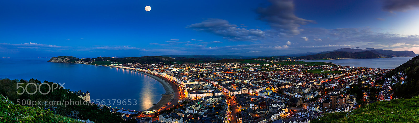 Nikon D5600 sample photo. Llandudno view photography