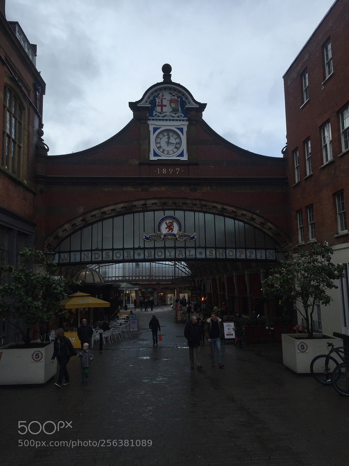 Apple iPhone 6 sample photo. Windsor, eton & hampton palace photography
