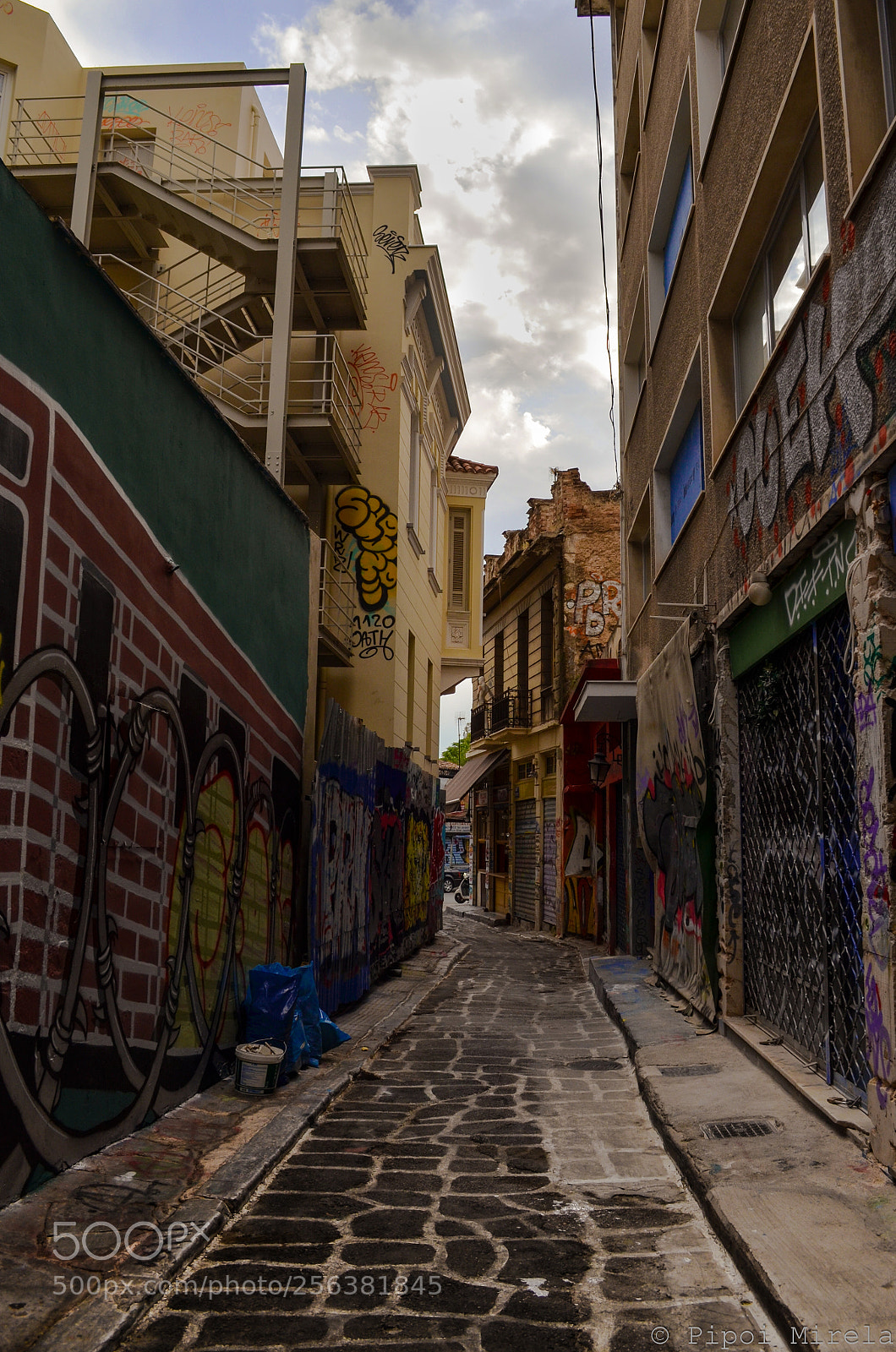 Nikon D5100 sample photo. Atena street photography