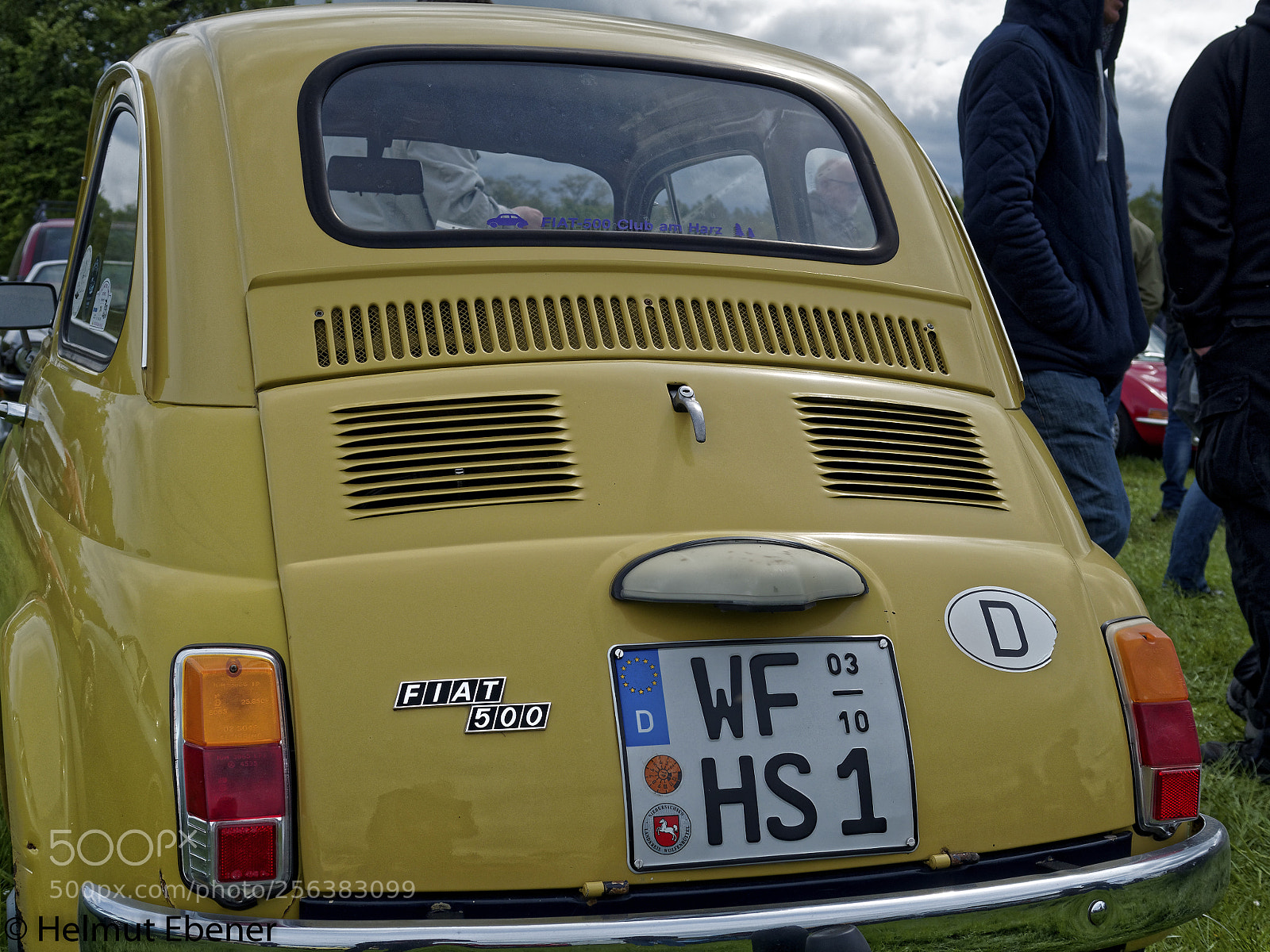 Olympus OM-D E-M5 sample photo. Bs, oldtimer fiat 500 photography
