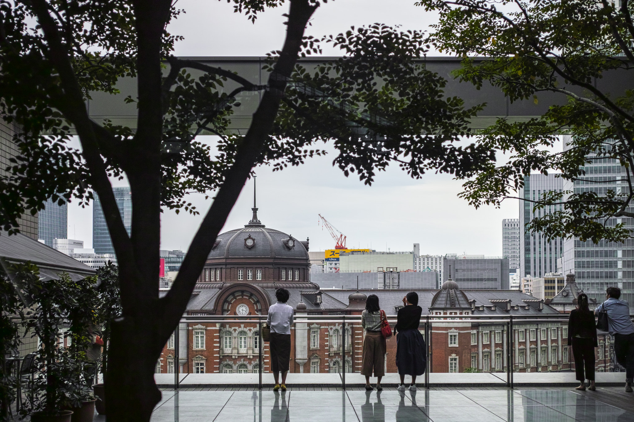 Sigma DP2 Merrill sample photo. Tokyo station photography