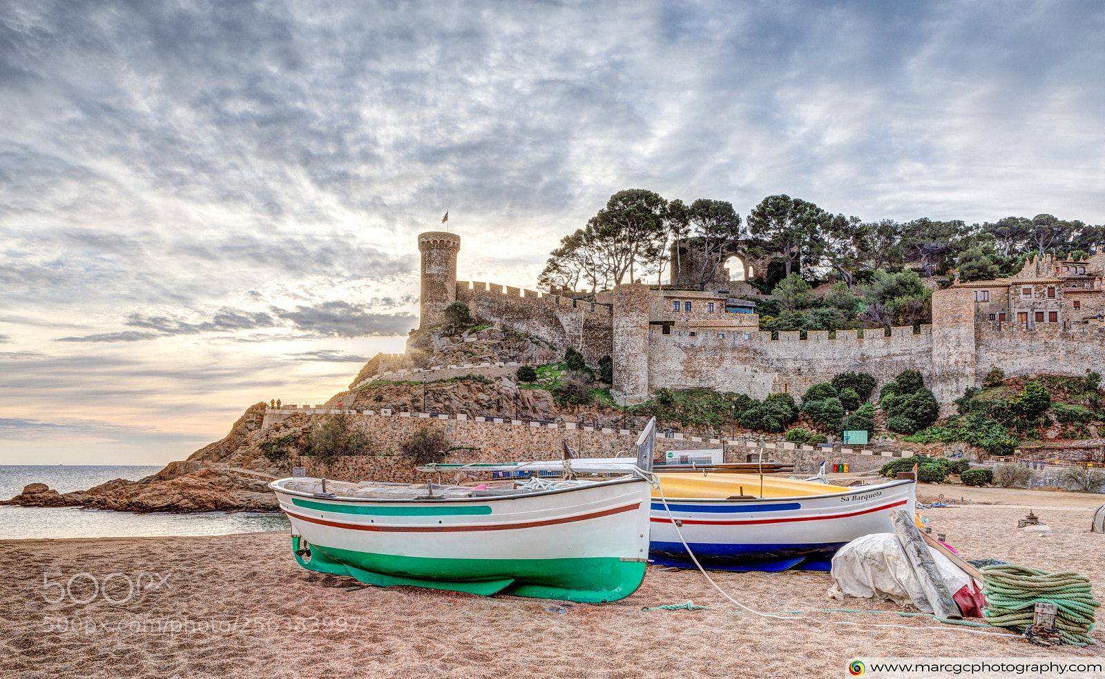 Canon EOS 5D Mark IV sample photo. Sunrise on the beach photography