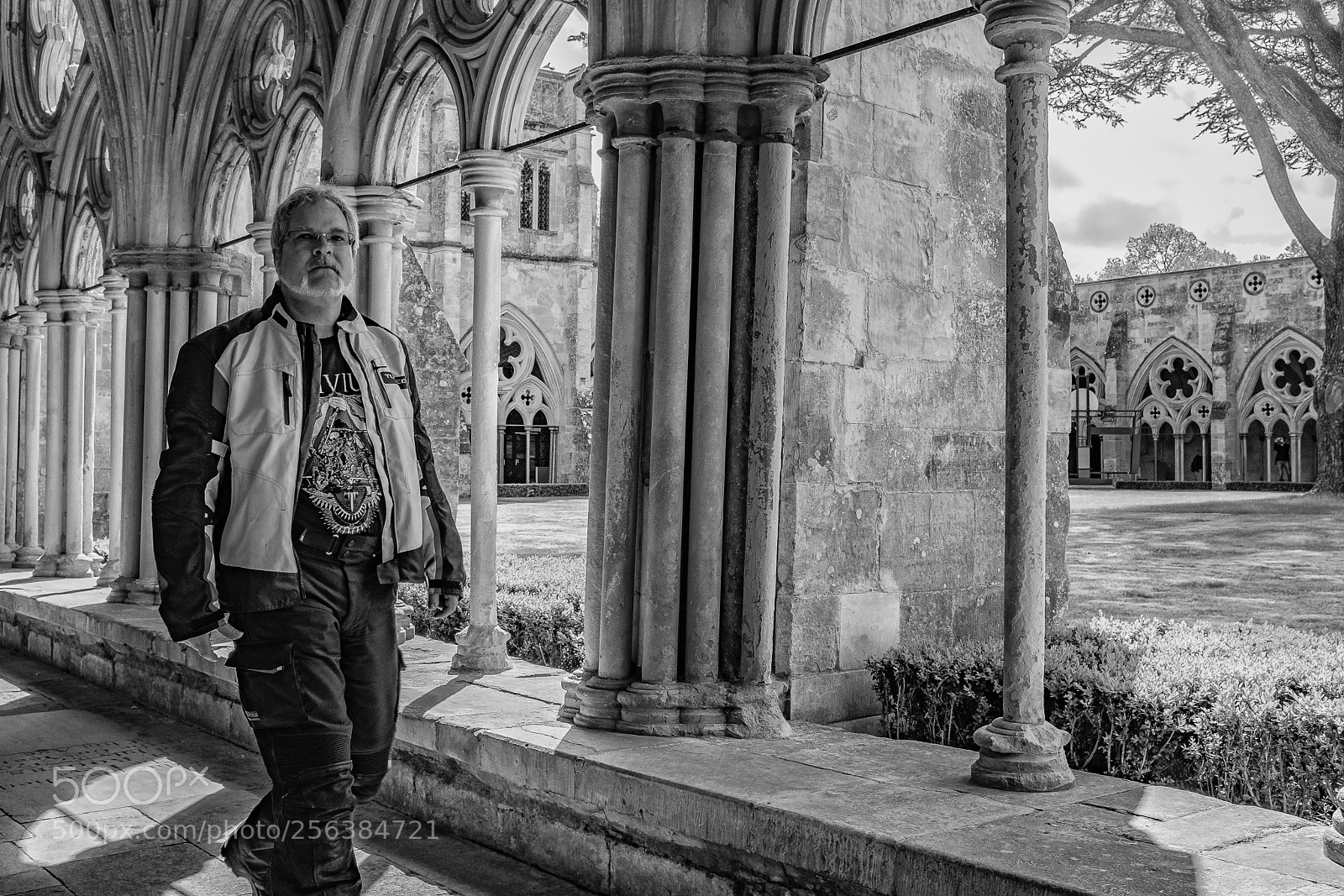 Fujifilm X100F sample photo. The cloisters photography