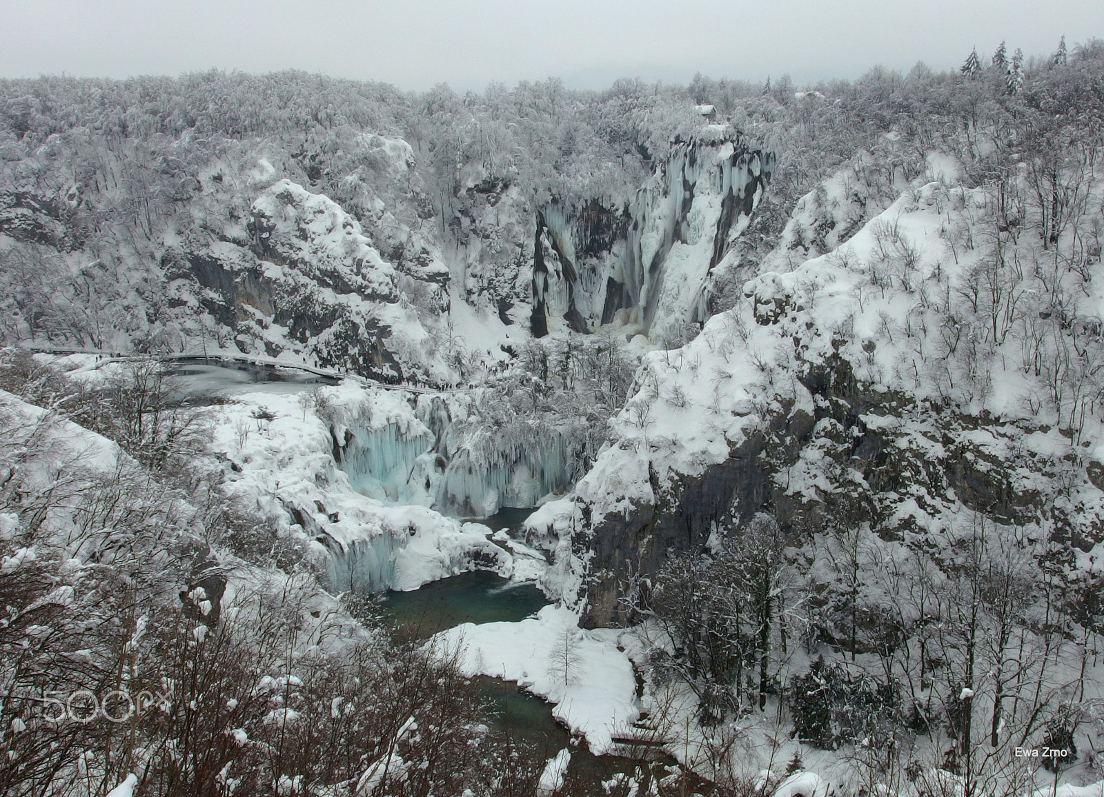 Olympus XZ-2 iHS sample photo. Icy fairy-tale. photography