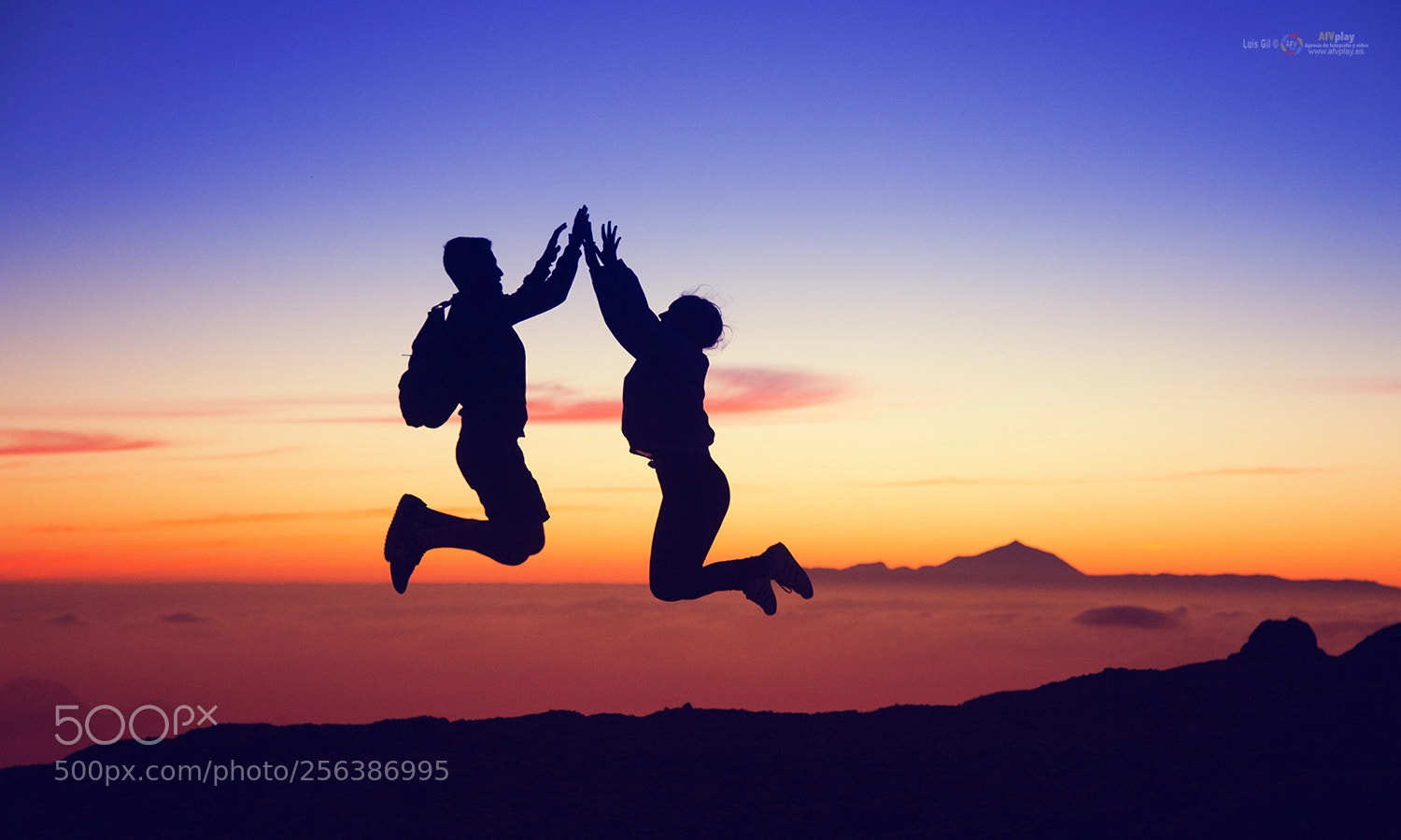 Canon EOS 6D sample photo. Jumping frente al teide photography